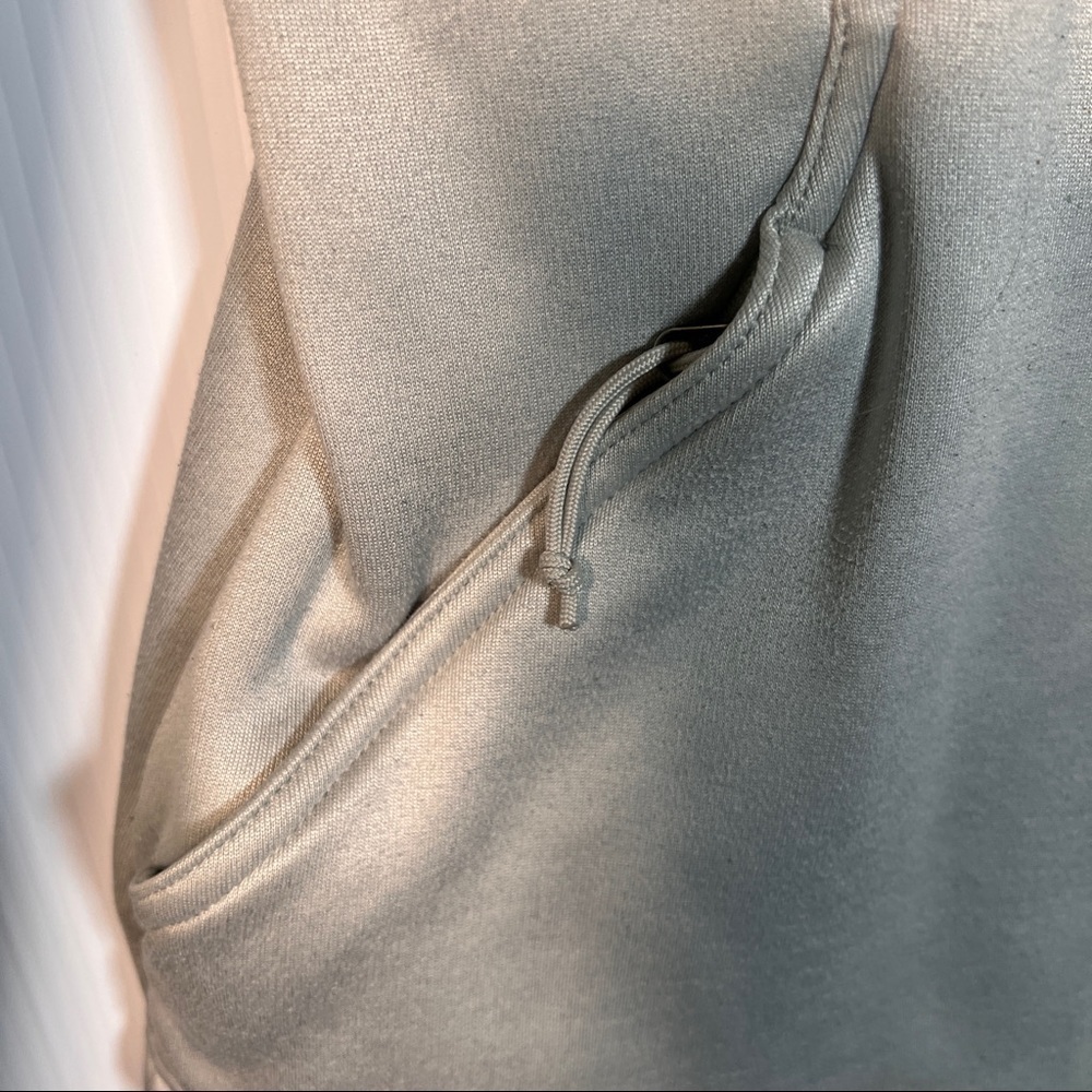 THE NORTH FACE Silver Women’s jacket. XL 2 zip pockets. Fleece inside - Picture 6 of 9